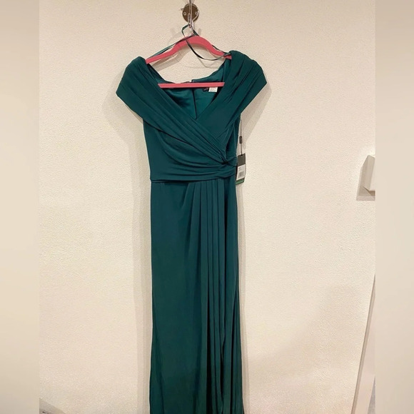 NWT La Femme Ruched Jersey Column Gown Size 6 - Picture 2 of 5